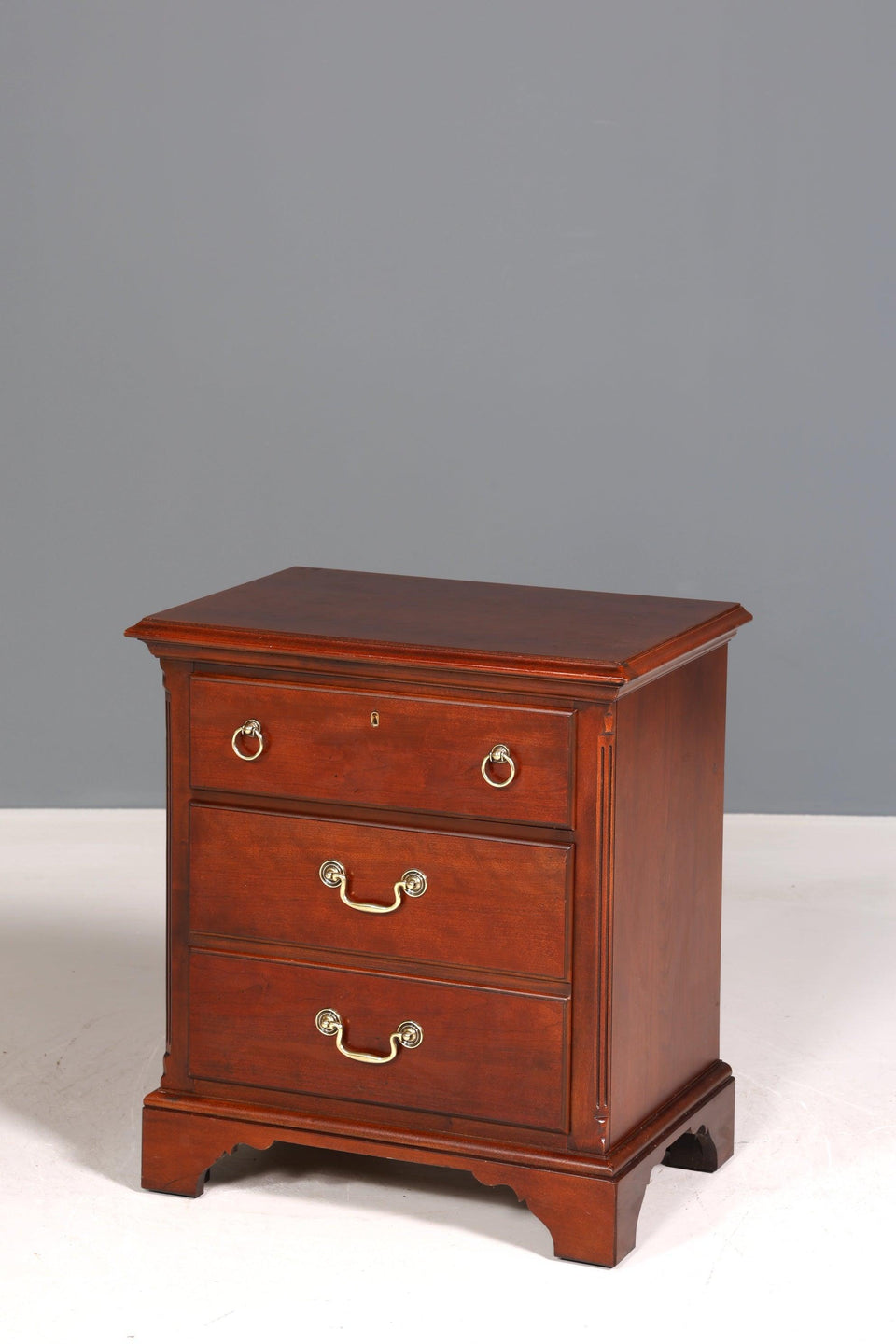 Fantastic chest of drawers from Drexel Heritage USA Antique style bedside table 2 of 3