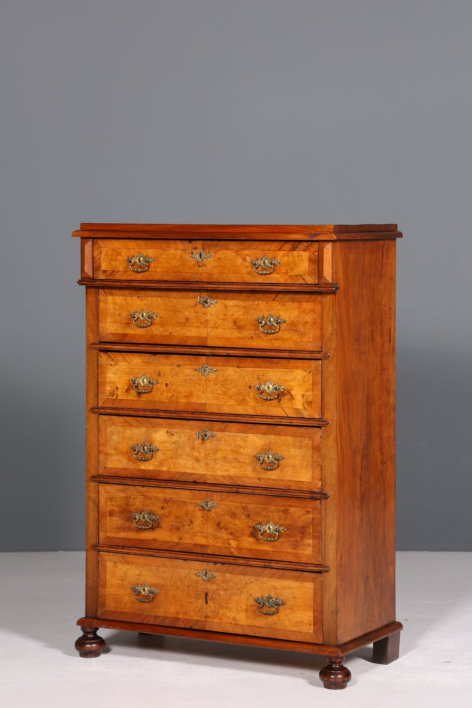 Wunderschöne Gründerzeit Kommode Louis Philippe Vertiko Nussbaum Sideboard um 1880