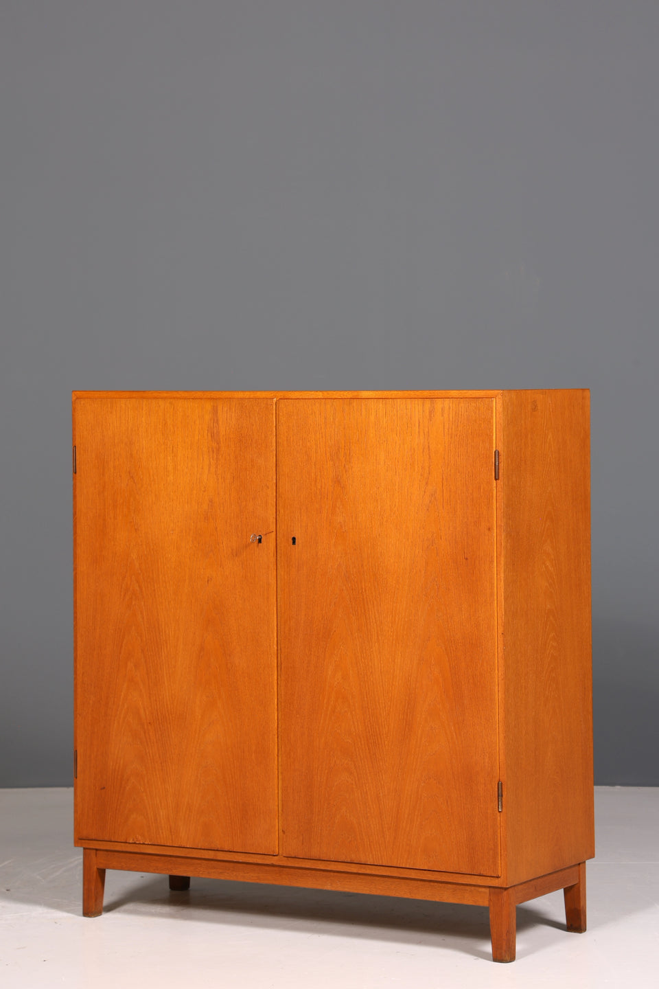 Schlichter Mid Century Schrank 60er Jahre Wäscheschrank Aktenschrank Kommode