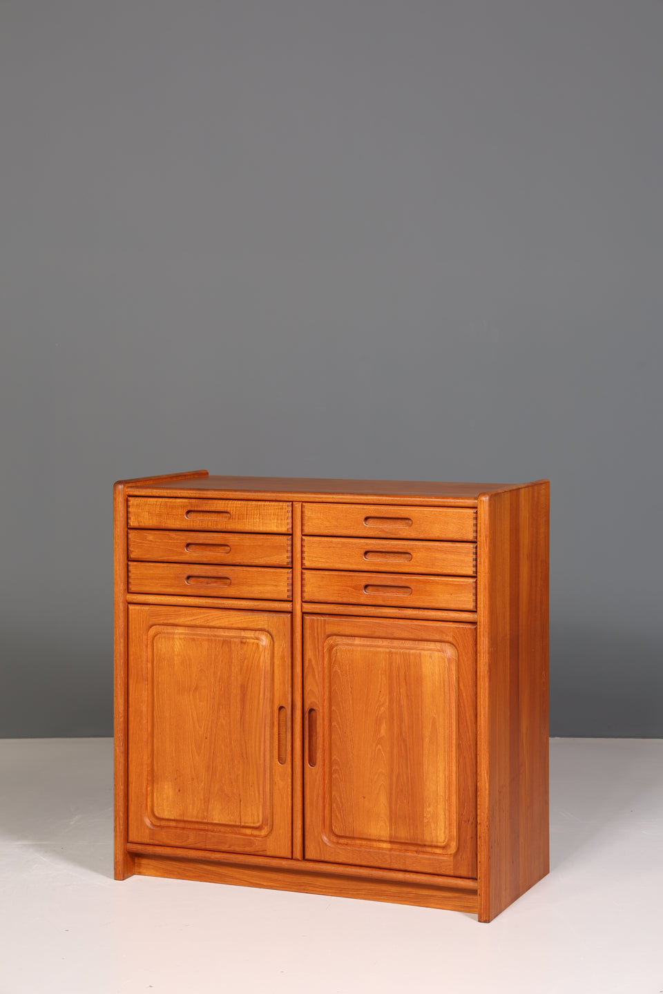 Original "Dyrlund" Schrank Mid Century Vertiko Danish Design Teak Holz Highboard Schrank 60s