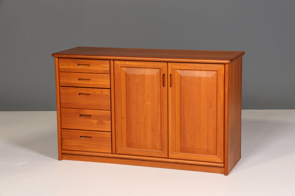 Schlichtes Original "Dyrlund" Schrank Mid Century Sideboard Danish Design Teak Holz TV Schrank 60s Buffet