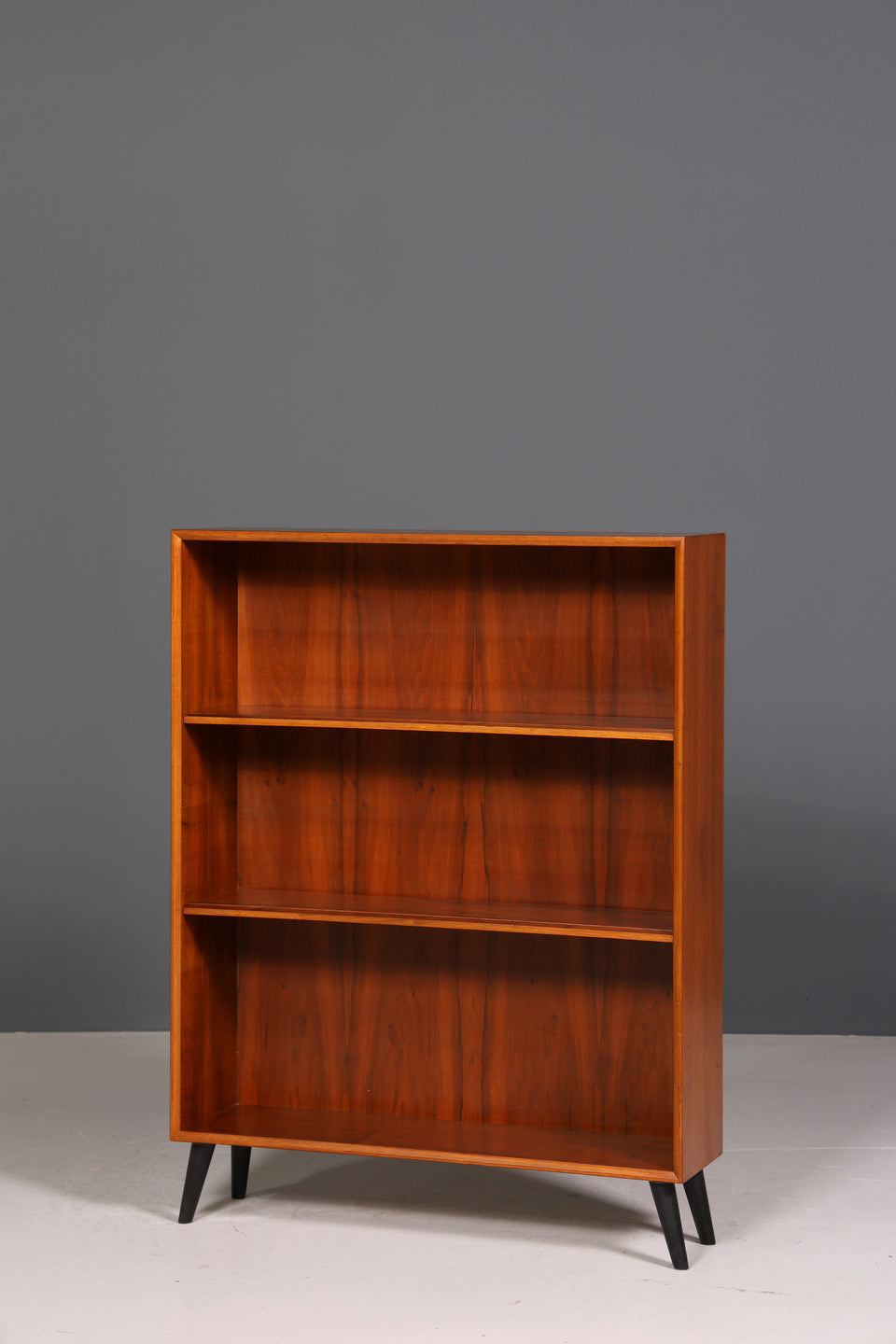 Wunderschönes Mid Century Regal Vintage Bücherregal Retro Schrank Bookshelf 1 von 2