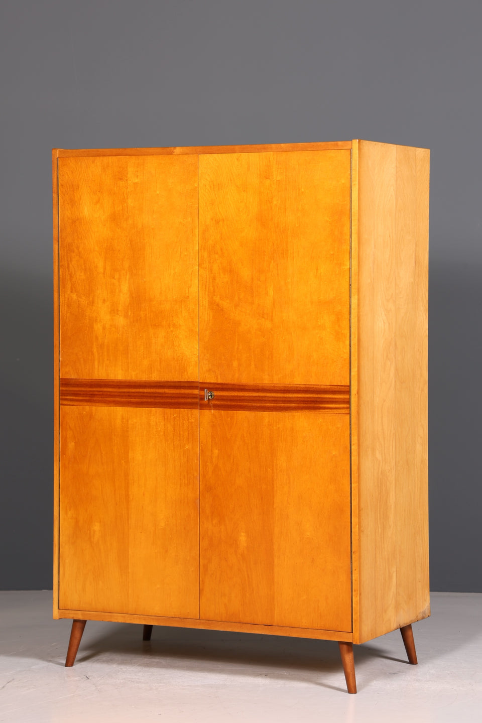 Wunderschöner Mid Century Kleiderschrank Vintage Schrank Retro Wäscheschrank