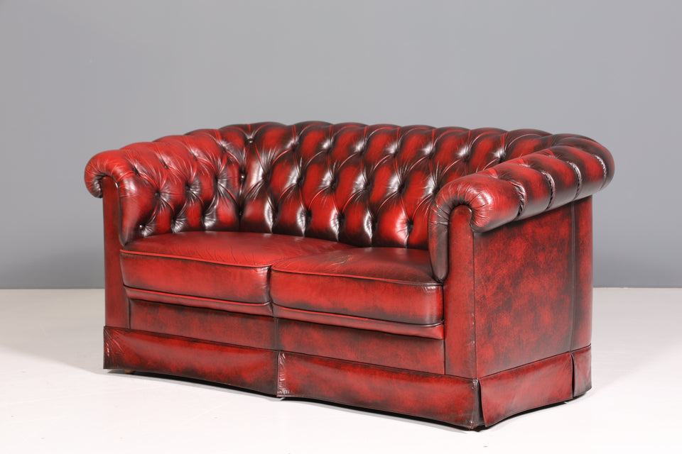 Wunderschönes Original Chesterfield 2er Sofa Englisch Oxblood Leder 2- Sitzer Couch 1 von 2