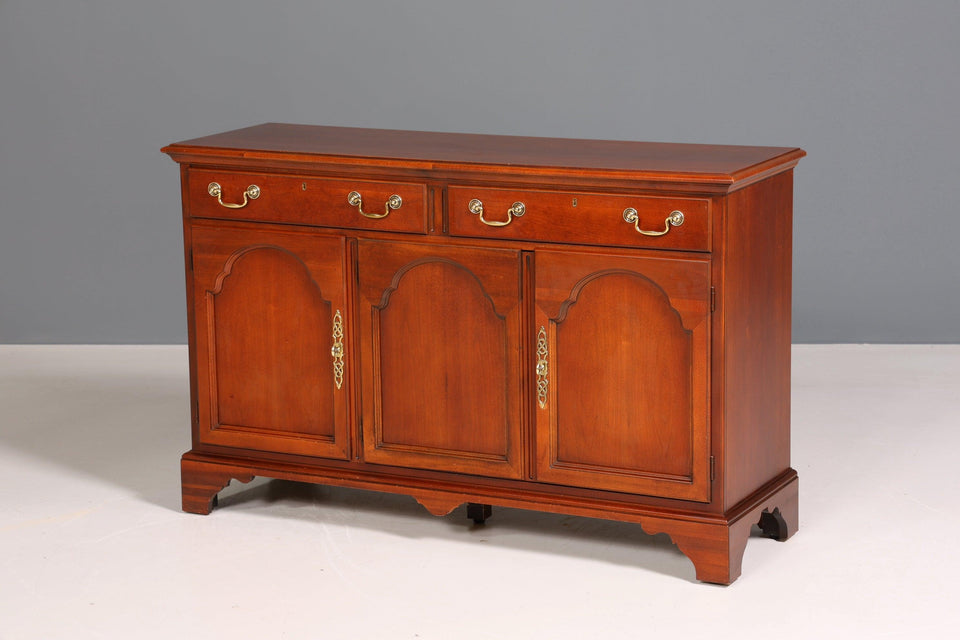 Stylish sideboard from the brand Drexel Heritage antique style cabinet chest of drawers USA sideboard