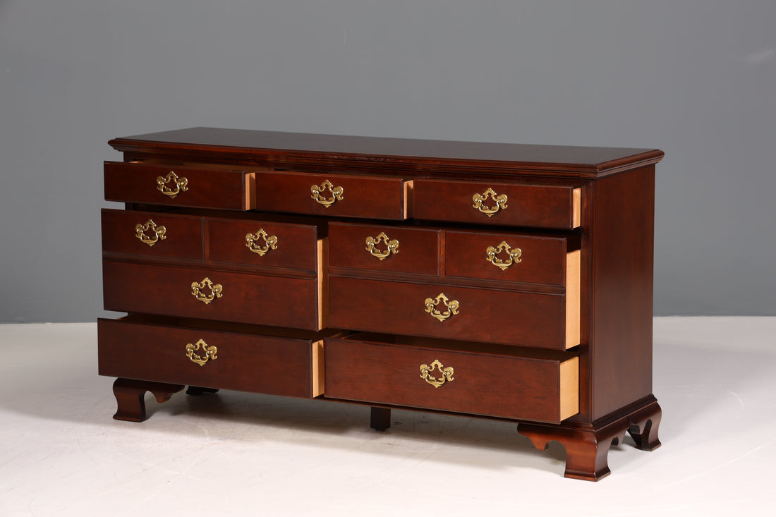 Beautiful sideboard from the brand Drexel Heritage antique style cabinet chest of drawers USA sideboard chest of drawers