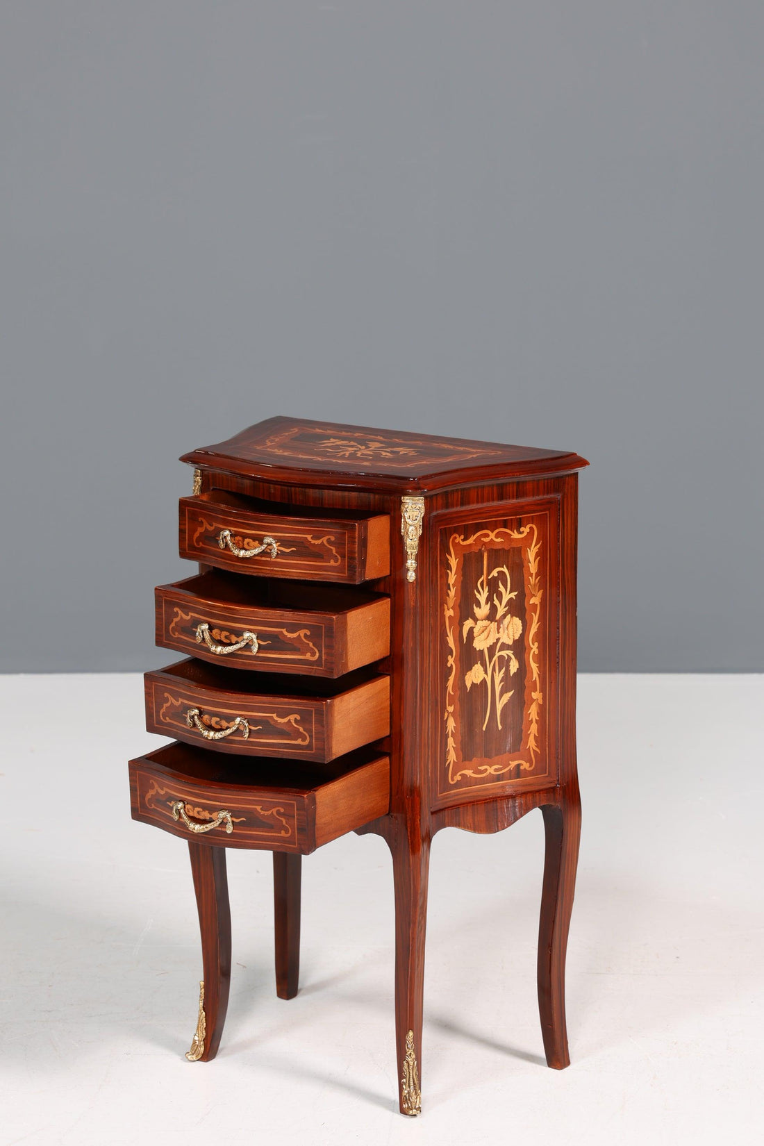 Noble baroque style chest of drawers, antique style side table, brass cabinet