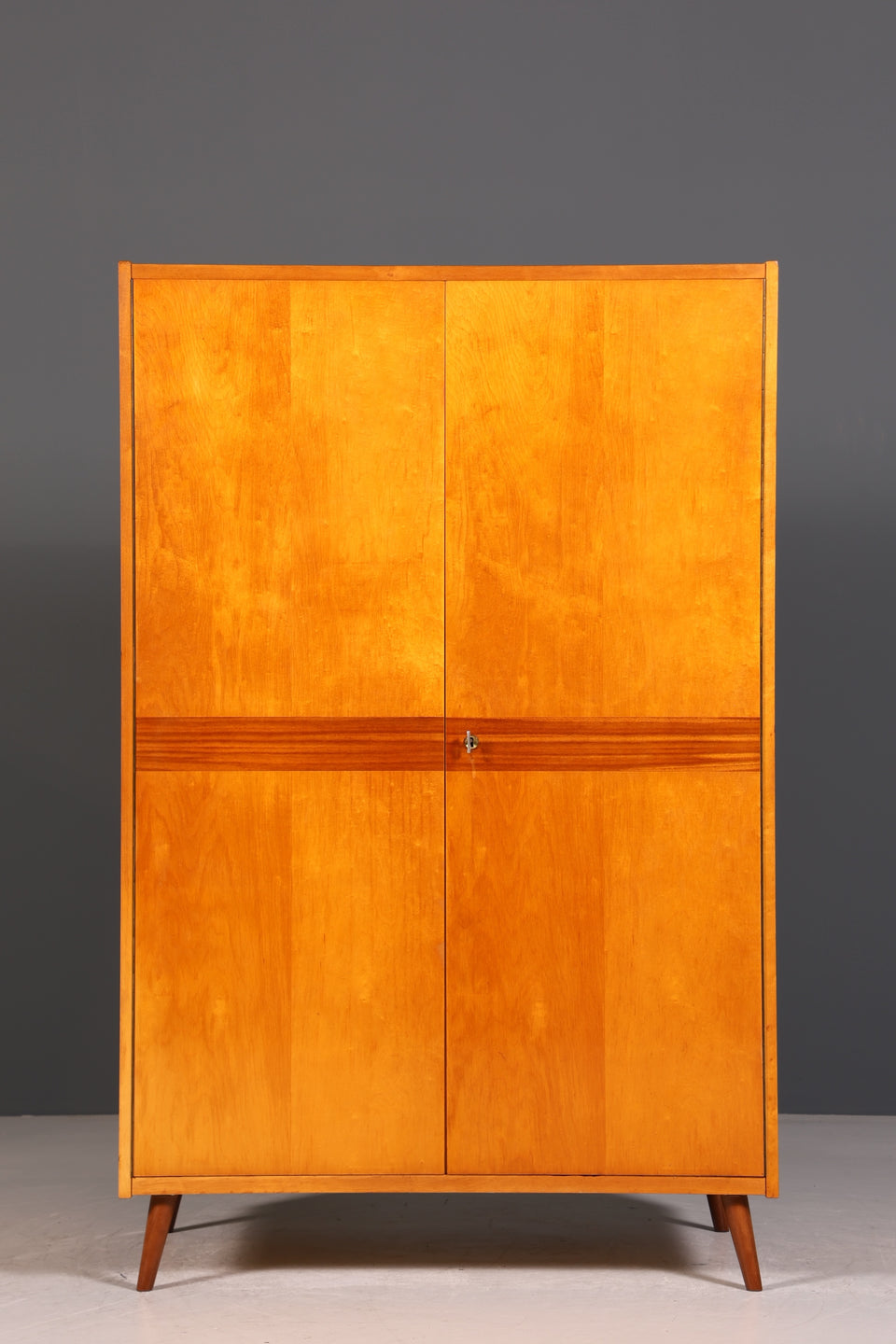 Wunderschöner Mid Century Kleiderschrank Vintage Schrank Retro Wäscheschrank