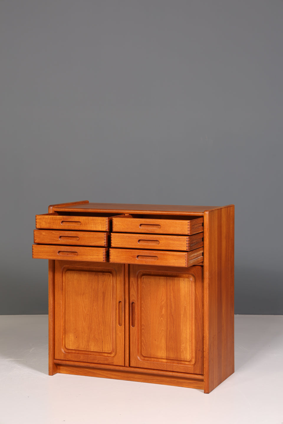 Original "Dyrlund" Schrank Mid Century Vertiko Danish Design Teak Holz Highboard Schrank 60s