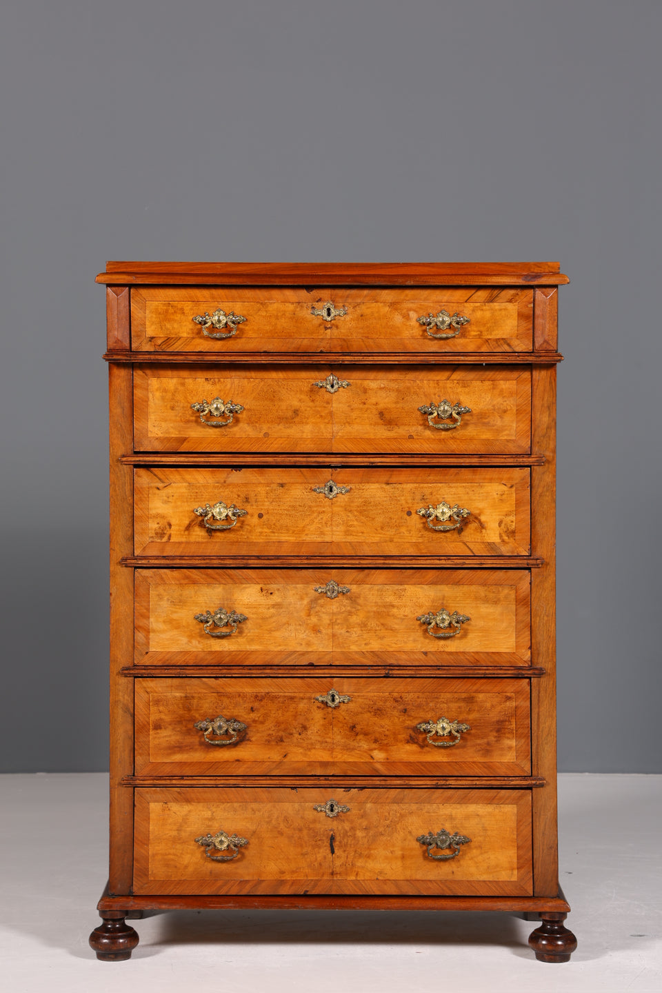 Wunderschöne Gründerzeit Kommode Louis Philippe Vertiko Nussbaum Sideboard um 1880