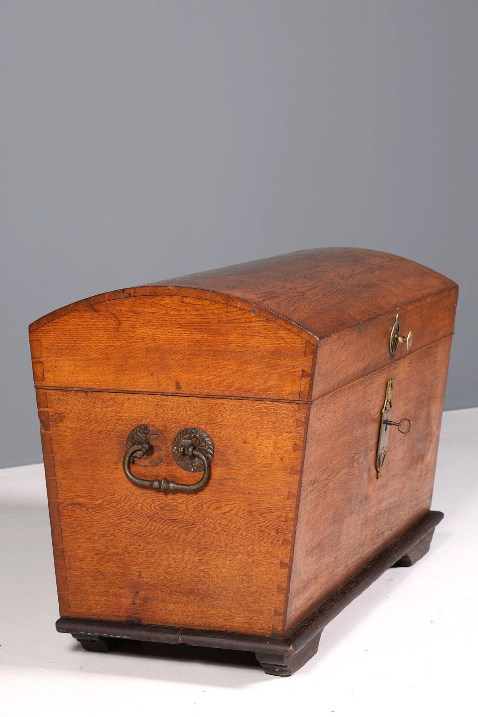 Magnificent original baroque chest around 1800 laundry chest solid wood oak chest dowry chest antique box