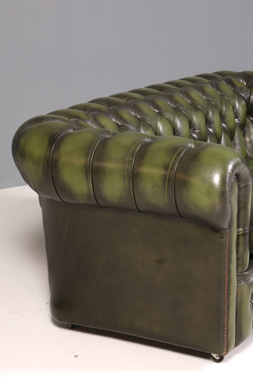 Wunderschönes Original Chesterfield Sofa grün 3-Sitzer echt Leder Couch