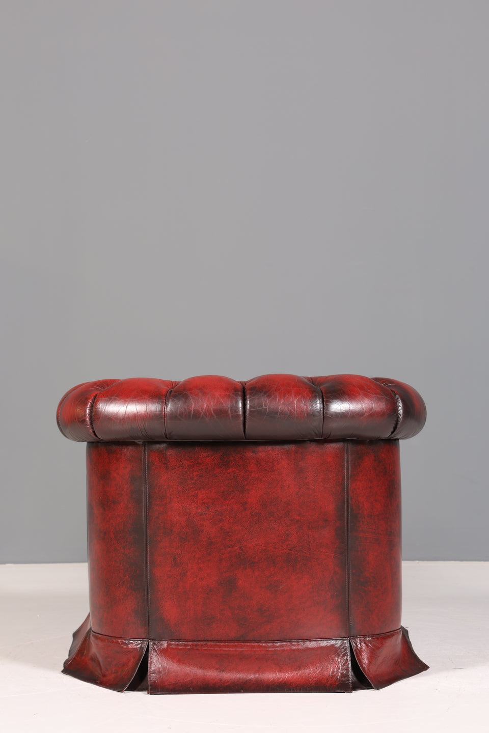 Wunderschöner Original Chesterfield Sessel echt Leder Oxblood Herrensessel England Armlehnsessel