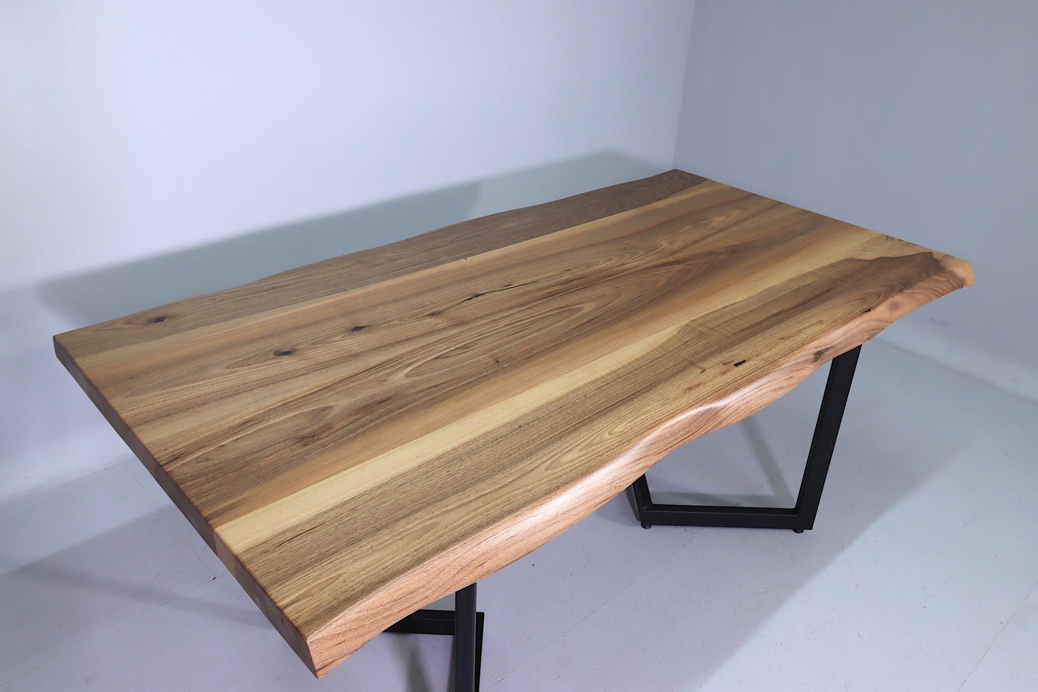 Dreamy walnut table dining room table 180-94 tree edge plate solid wood dining table