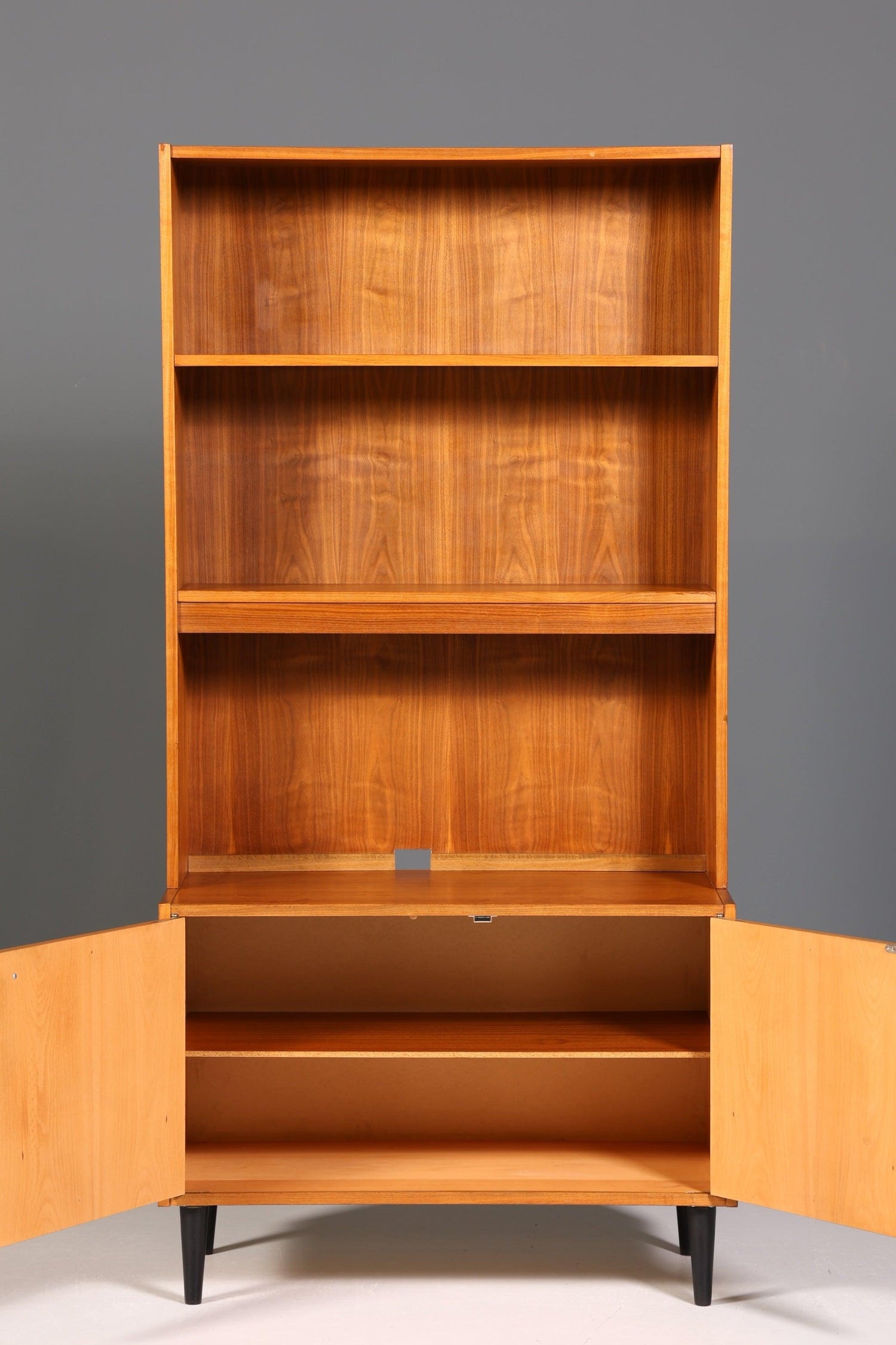 Stilvolles Mid Century Regal Vintage Schrank Retro Bücherregal 60er Jahre