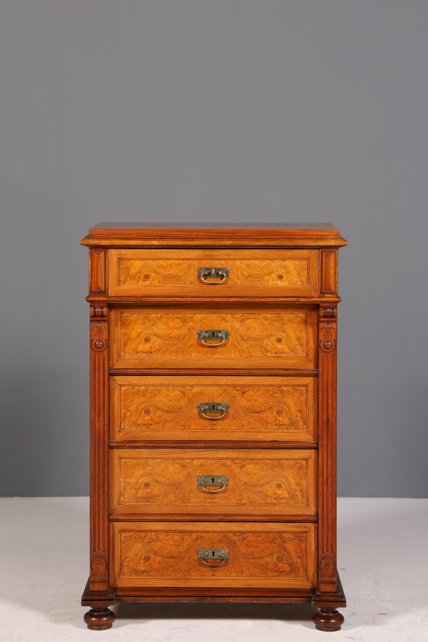 Noble Wilhelminian style chest of drawers Louis Philippe Vertiko walnut sideboard around 1880 chest of drawers