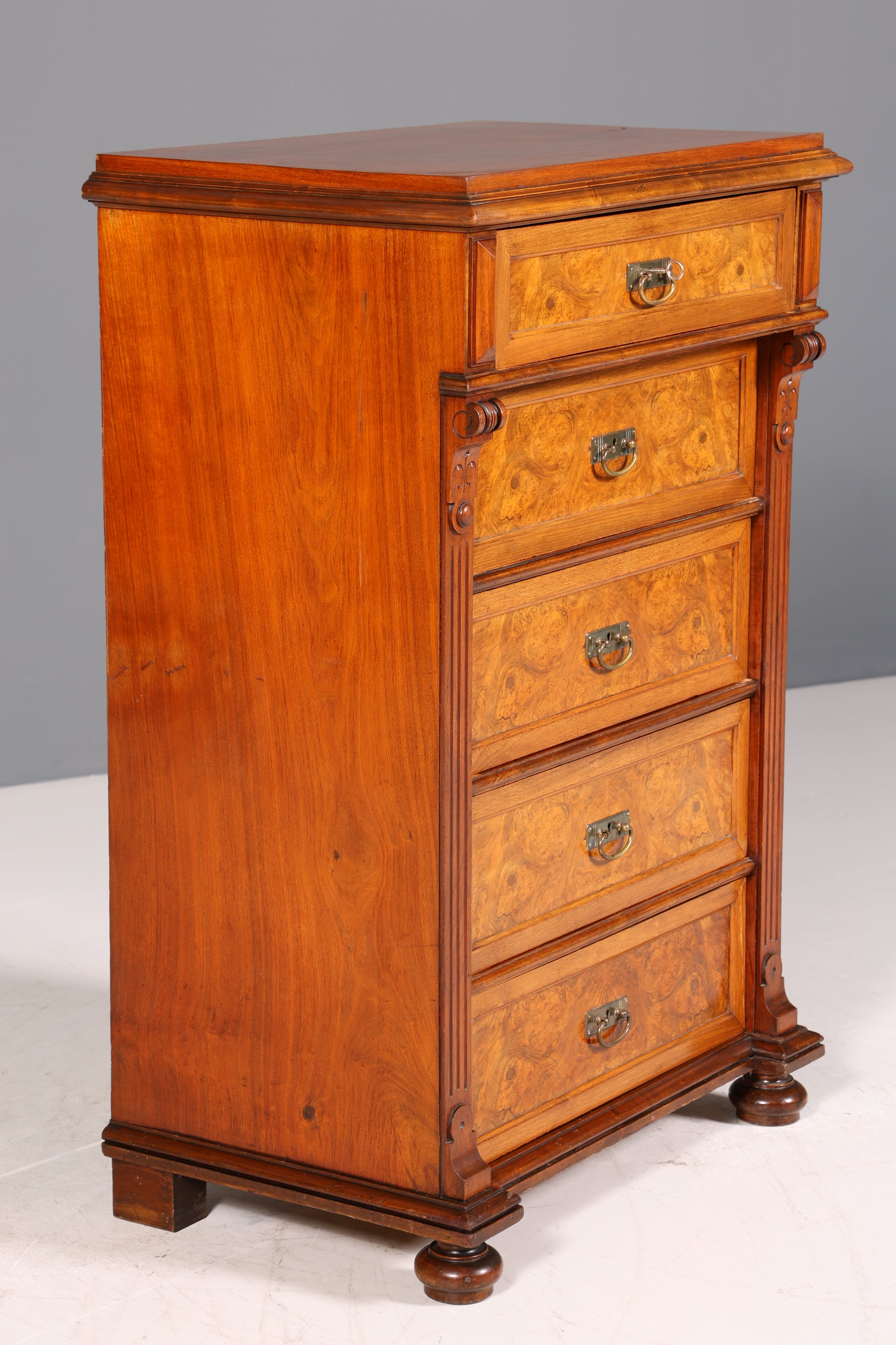 Noble Wilhelminian style chest of drawers Louis Philippe Vertiko walnut sideboard around 1880 chest of drawers