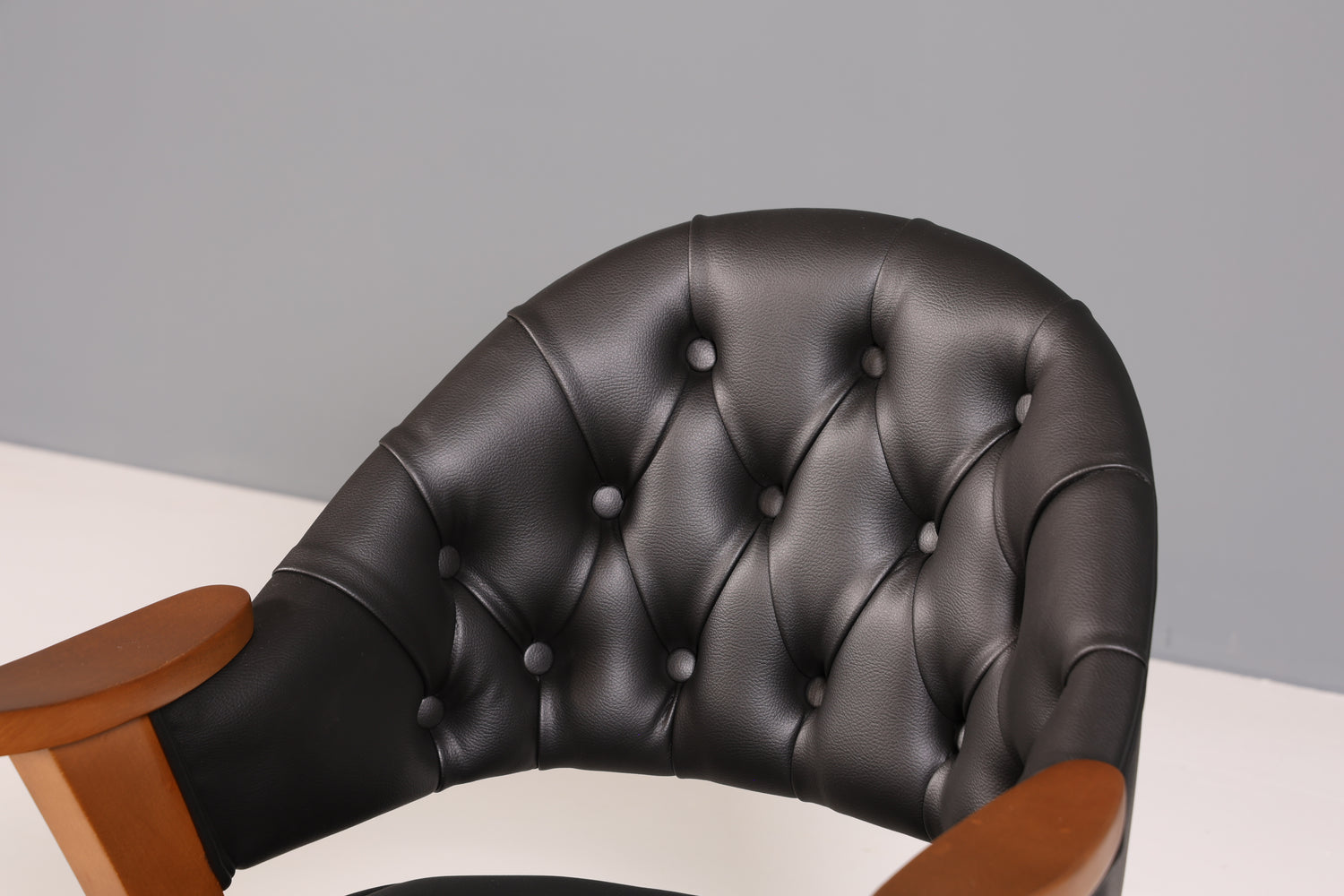 Luxuriöser &quot;Manchester Black&quot; Stuhl Chesterfield Stil  Bürostuhl Esszimmerstuhl Lounge Stuhl