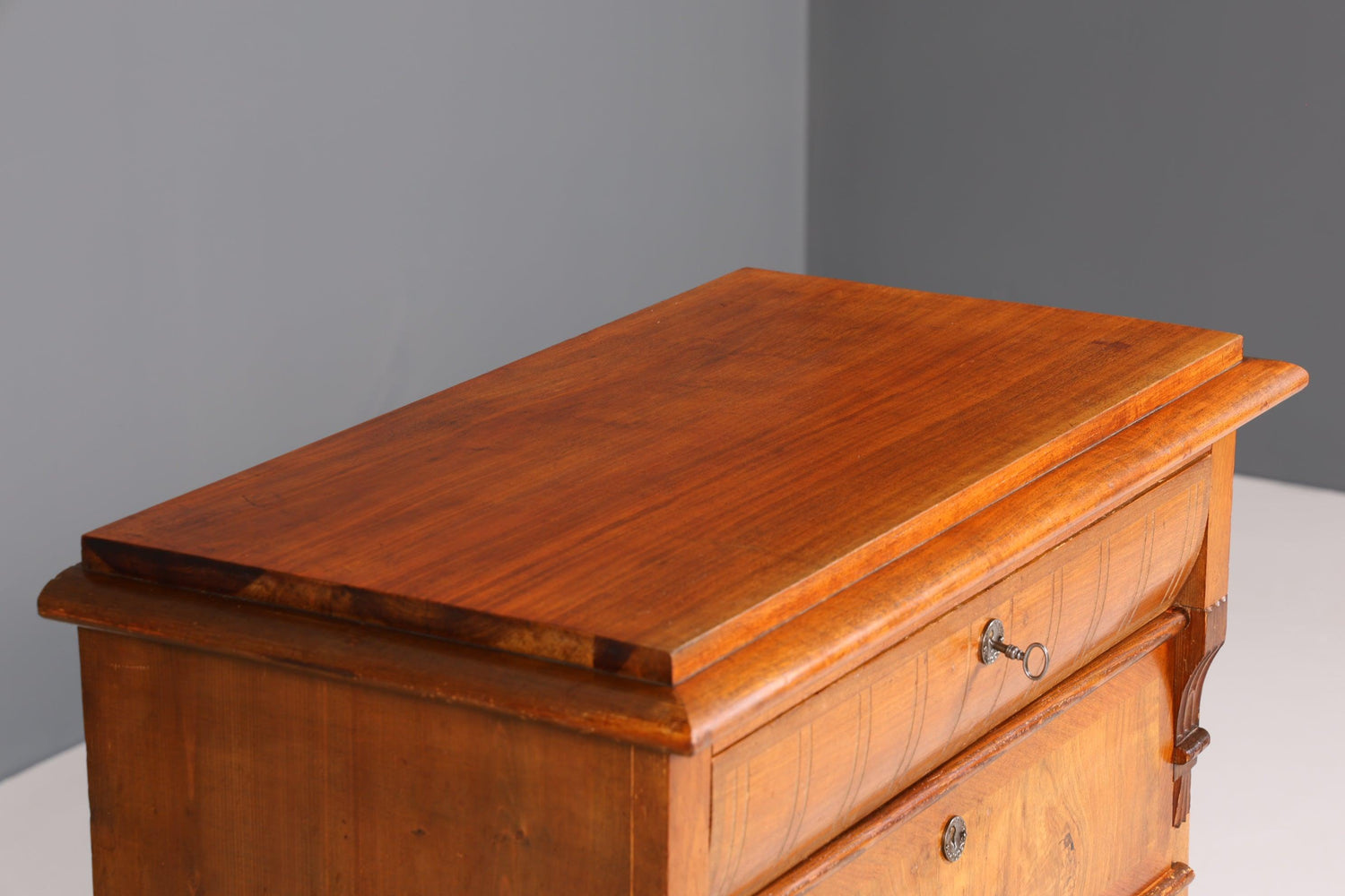 Beautiful Wilhelminian style Vertiko walnut highboard Louis Philippe chest of drawers around 1880