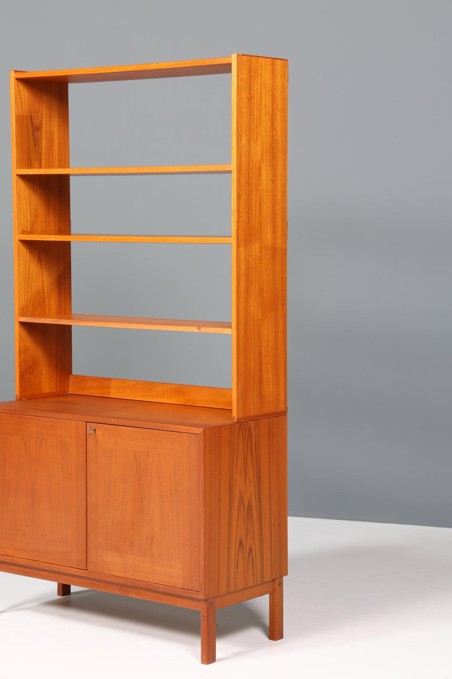 Wunderschönes Mid Century Regal Danish Design Bücherregal Retro Schrank Kommode