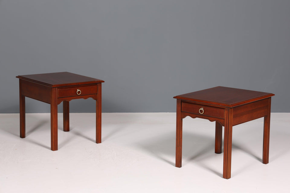 2x Beautiful tables from the brand Drexel Heritage side tables antique 60s bedside table storage table set