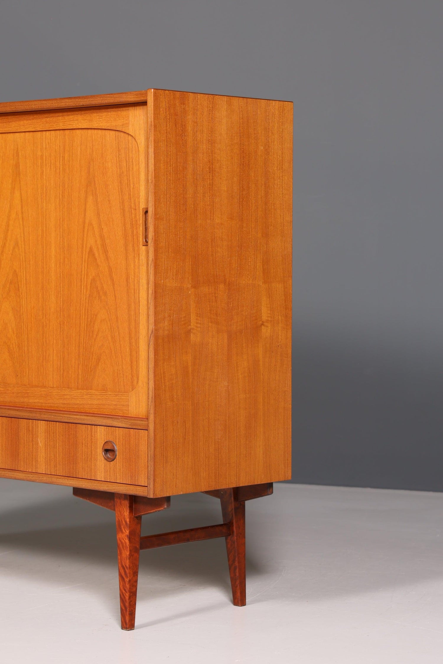 Stilvolles Mid Century Highboard &quot;Made in Denmark&quot; echt Holz Schrank Retro Sideboard Regal skandinanvische Möbel