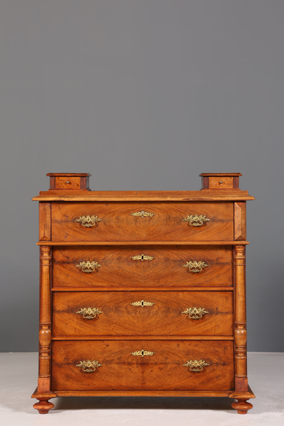 Wunderschöne Gründerzeit Kommode Louis Philippe Vertiko Nussbaum Sideboard um 1880