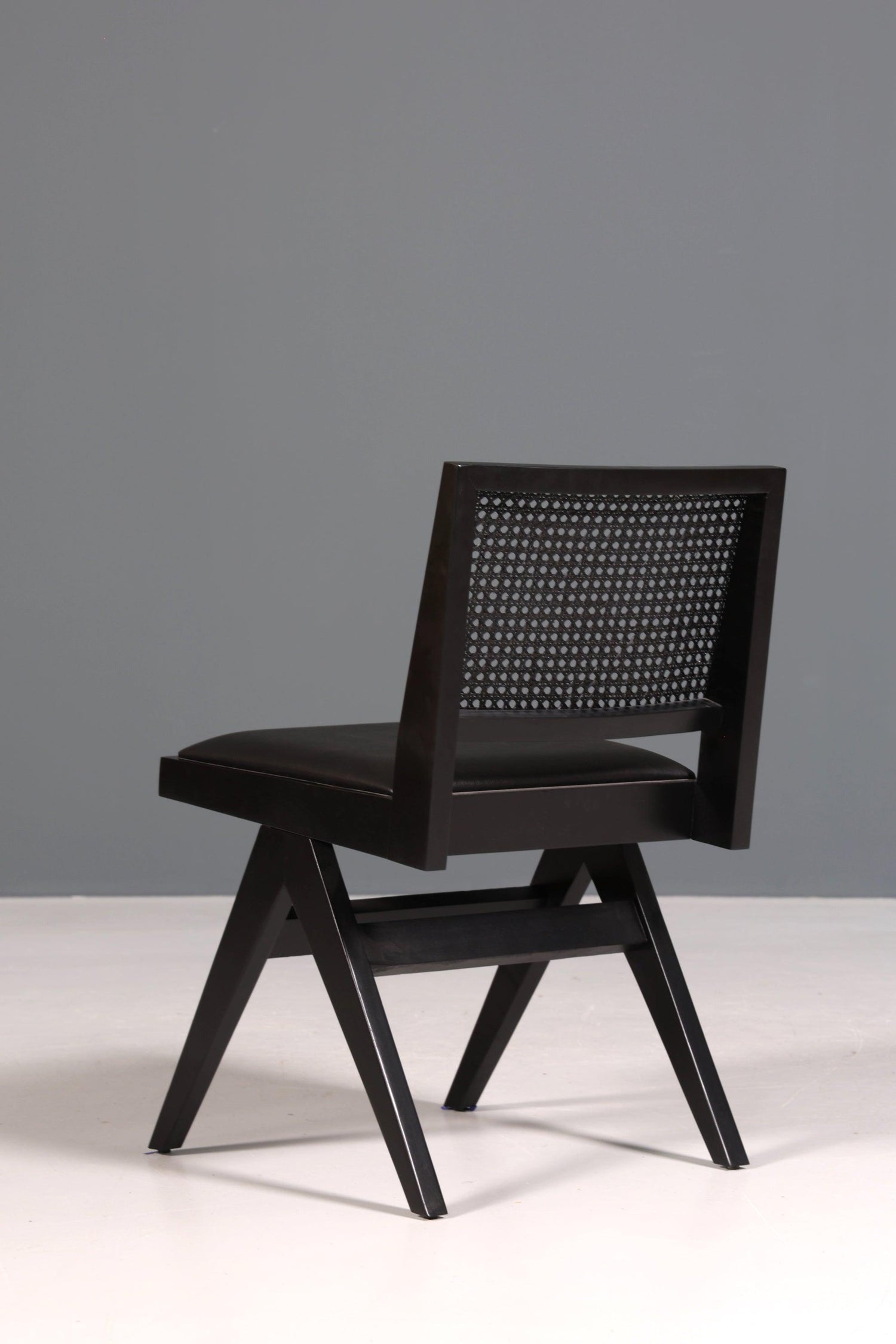 Sehr edler Korbgeflecht Stuhl &quot;Vienna Black&quot; schwarzer Bauhaus Relax Lounge Chair Küchenstuhl Sekretär Stuhl