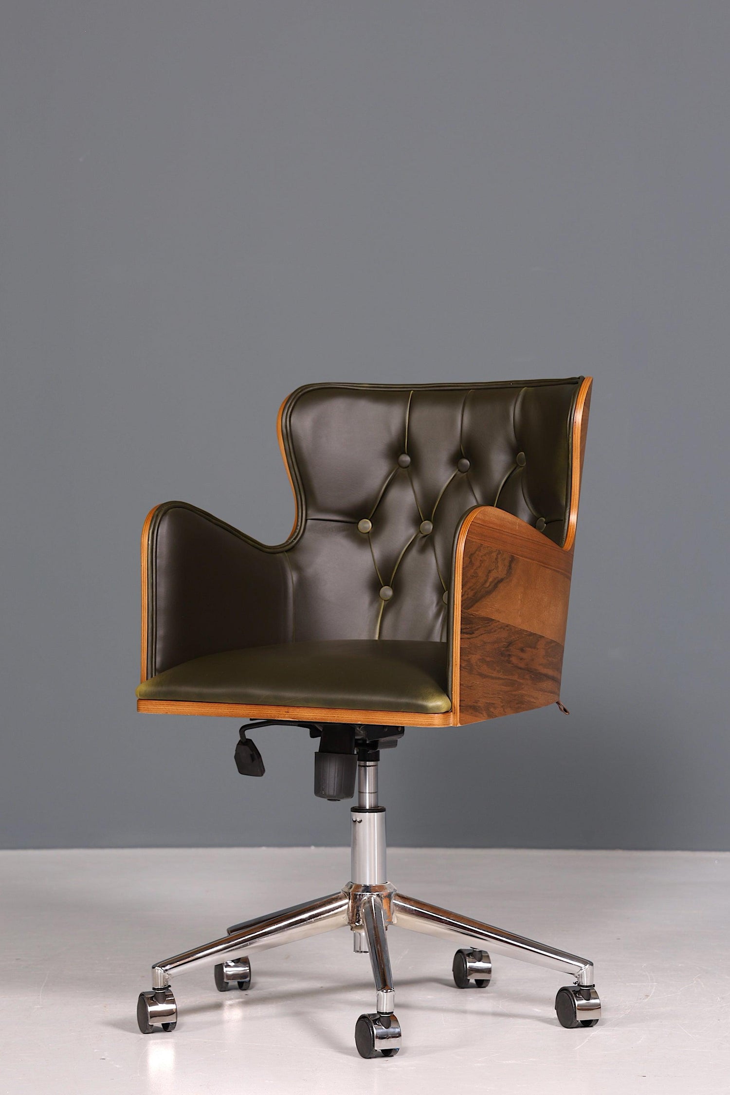 Chesterfield Office Armchair &quot;Leon-Office&quot; Walnut Green