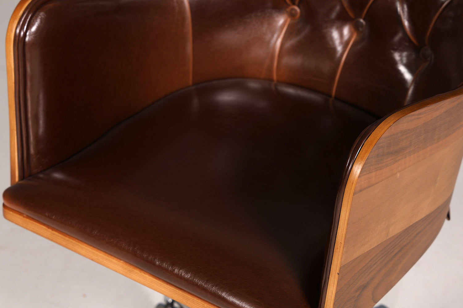 Chesterfield office armchair &quot;Leon-Office&quot; brown walnut