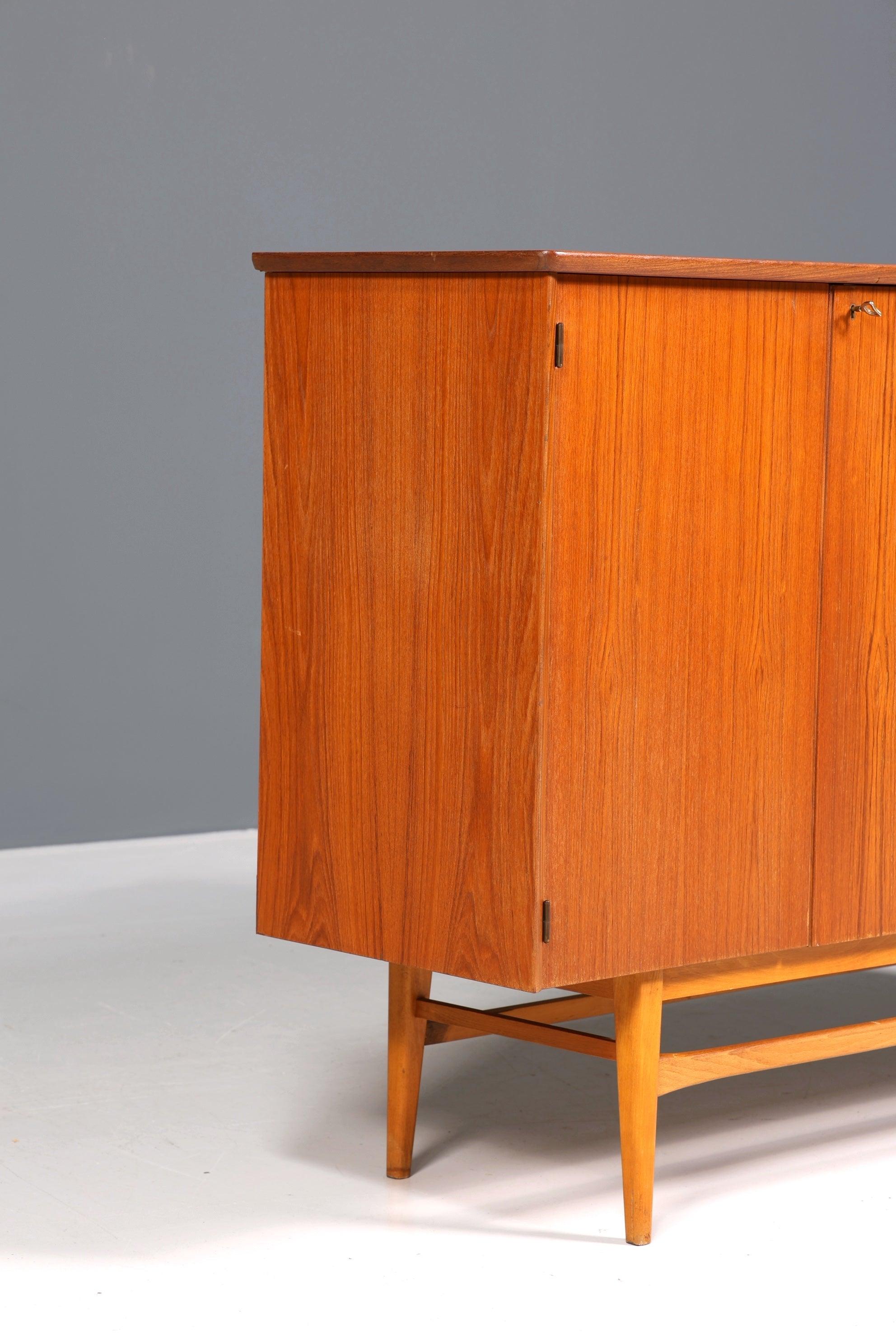 Schlichtes Mid Century Highboard Vintage Sideboard Danish Design Teak Holz Kommode 60er Jahre