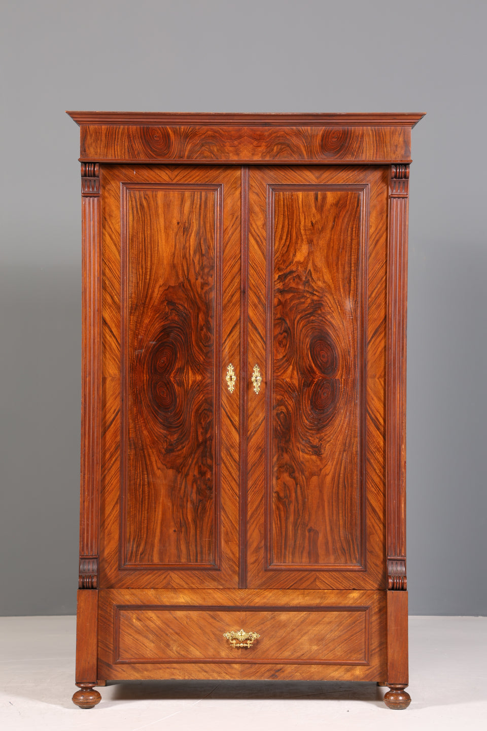 Edler Gründerzeit Schrank um 1880 Kleiderschrank Antik Jugendstil Wäscheschrank