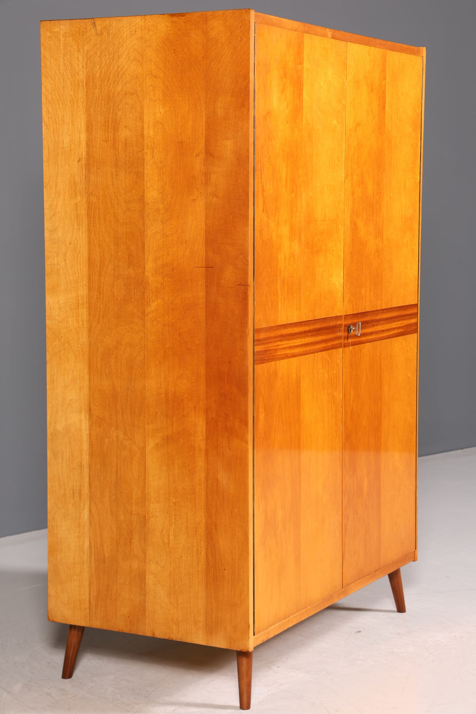 Wunderschöner Mid Century Kleiderschrank Vintage Schrank Retro Wäscheschrank