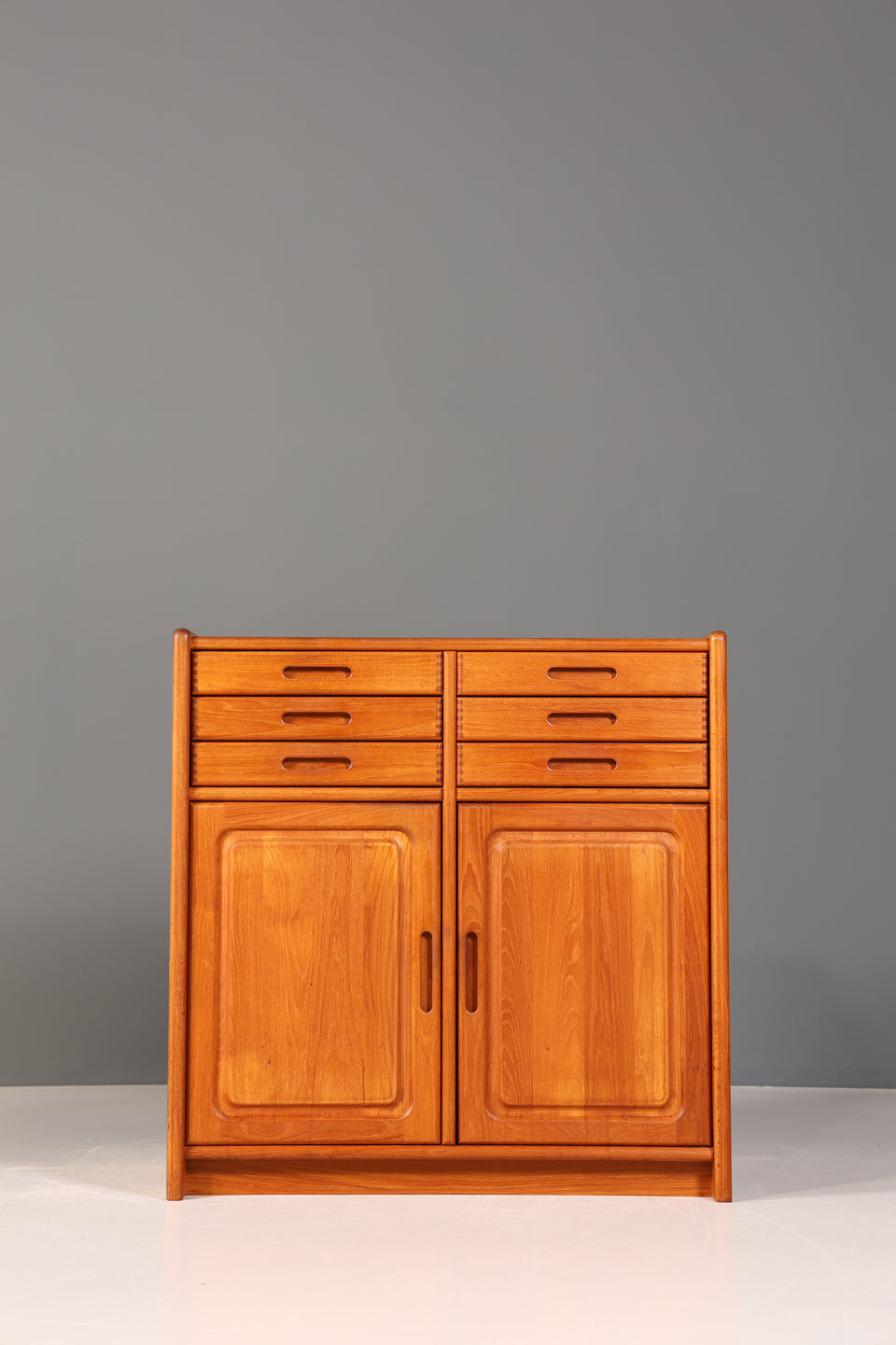 Original "Dyrlund" Schrank Mid Century Vertiko Danish Design Teak Holz Highboard Schrank 60s