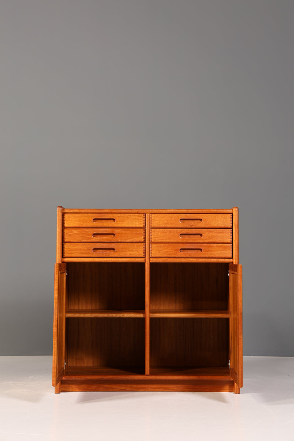 Original "Dyrlund" Schrank Mid Century Vertiko Danish Design Teak Holz Highboard Schrank 60s