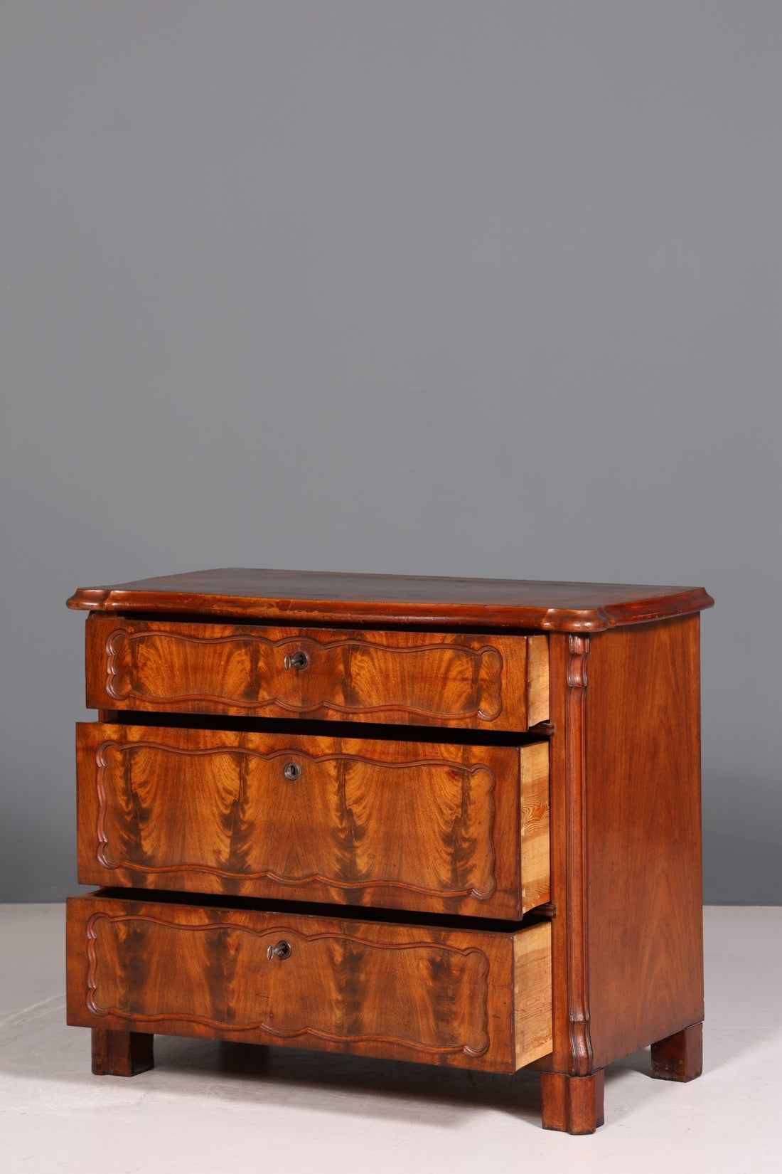 Noble Louis Philippe chest of drawers Wilhelminian style sideboard around 1880 antique chest of drawers