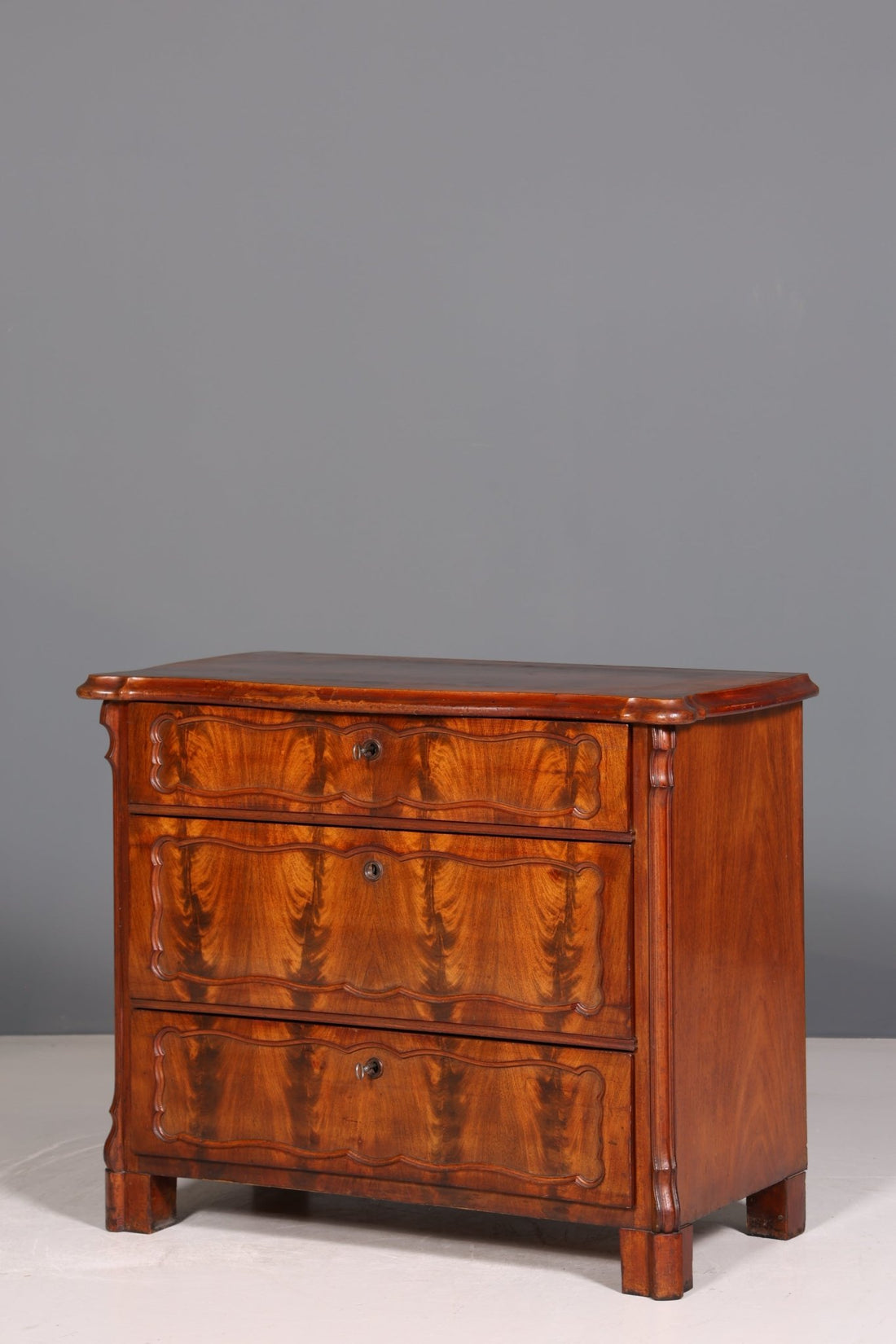 Noble Louis Philippe chest of drawers Wilhelminian style sideboard around 1880 antique chest of drawers