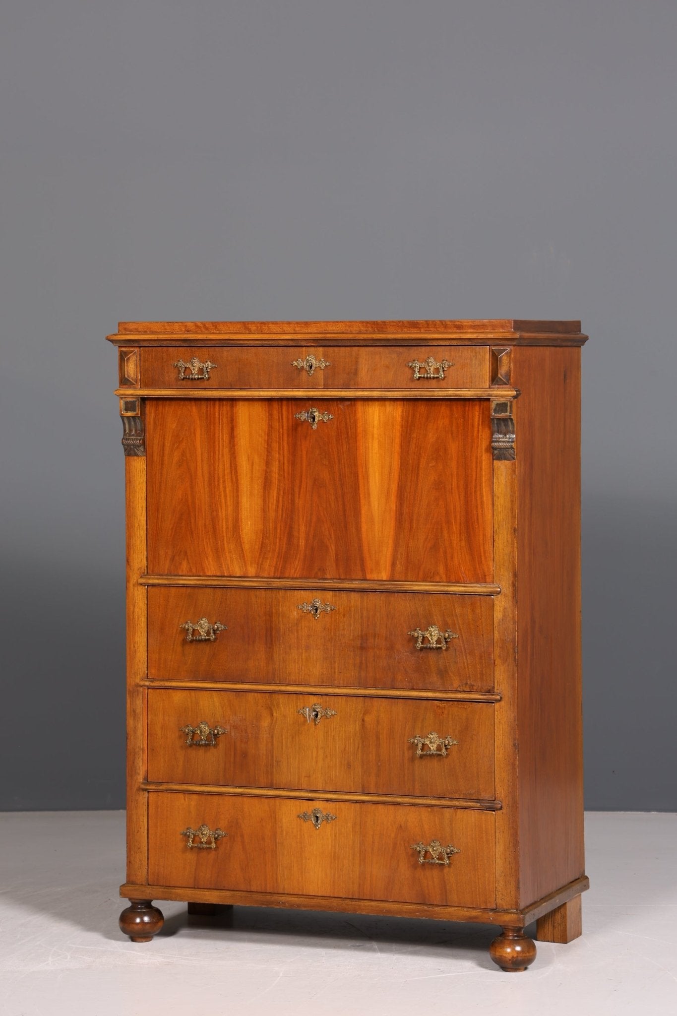 Stilvoller Gründerzeit Sekretär Vertiko Nussbaum Jugendstil Highboard Louis Philippe Kommode um 1880