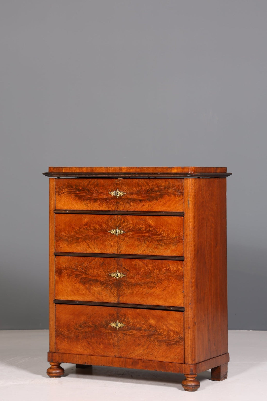 Stylish Gründerzeit Vertiko walnut highboard Louis Philippe chest of drawers around 1890