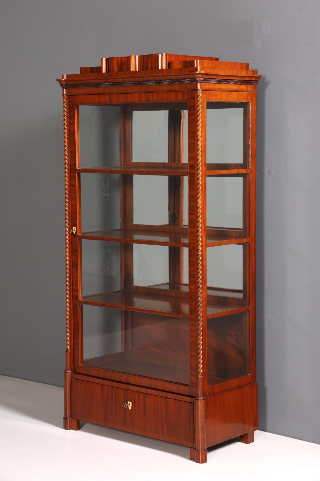 Traumhafter Original Biedermeier Vitrine um 1840 Antiker Schrank Geschirrschrank Regal