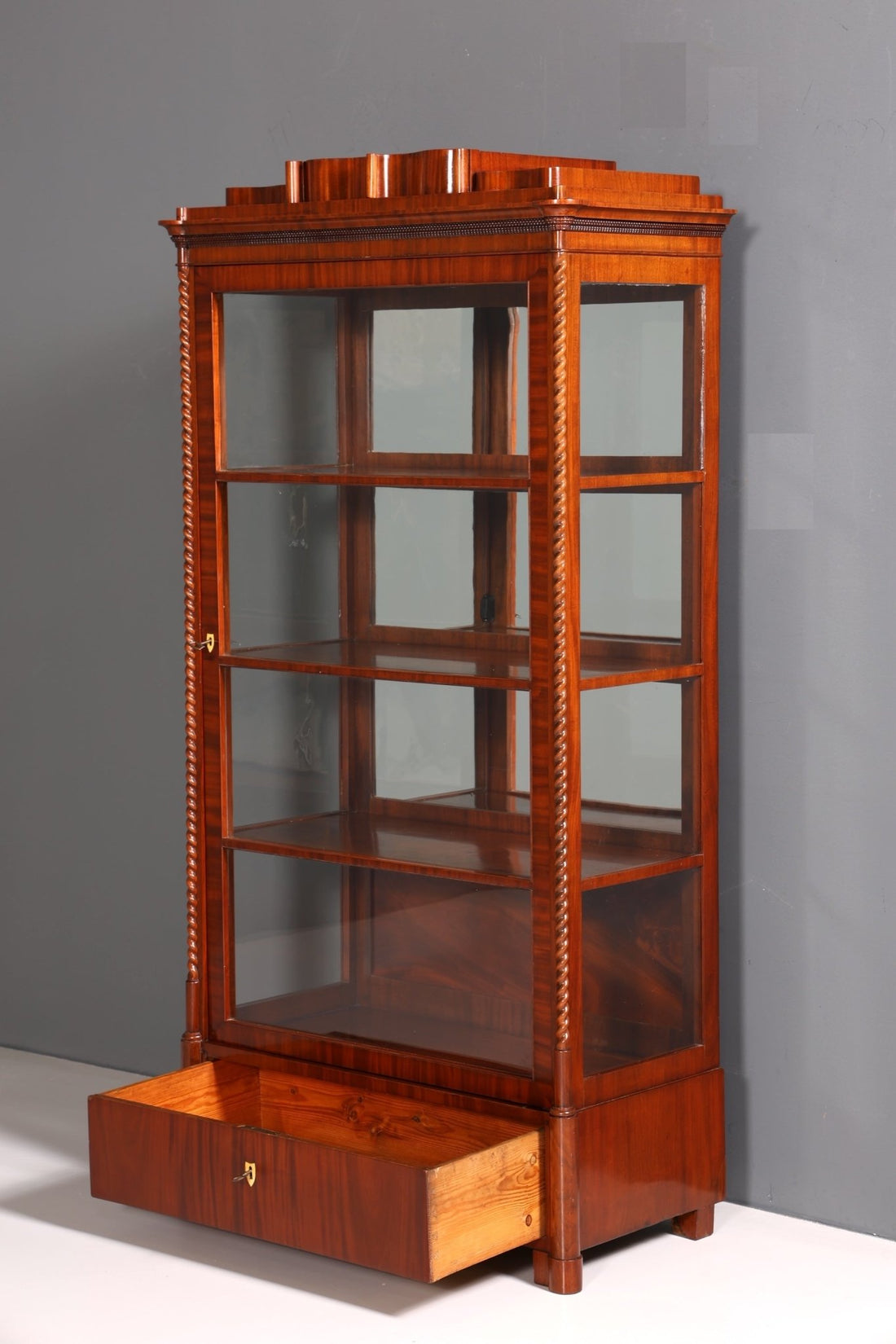 Traumhafter Original Biedermeier Vitrine um 1840 Antiker Schrank Geschirrschrank Regal