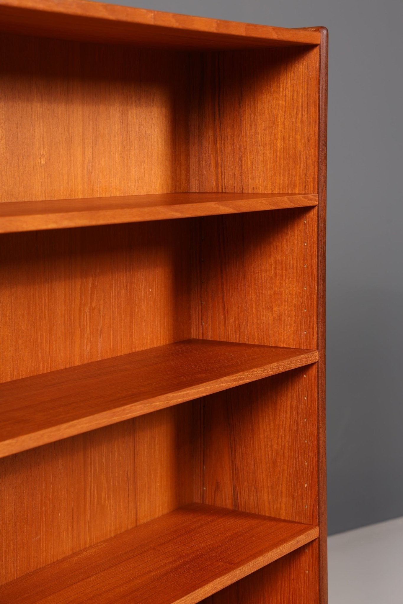 Traumhaftes Mid Century Regal Schiebetür Bücherregal Teak Holz Kommode 60er Jahre