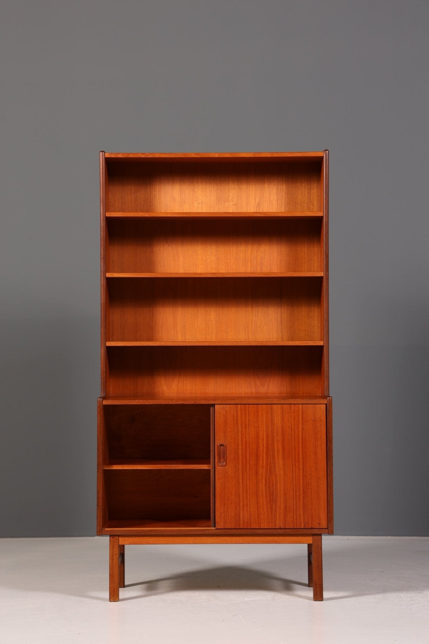 Traumhaftes Mid Century Regal Schiebetür Bücherregal Teak Holz Kommode 60er Jahre