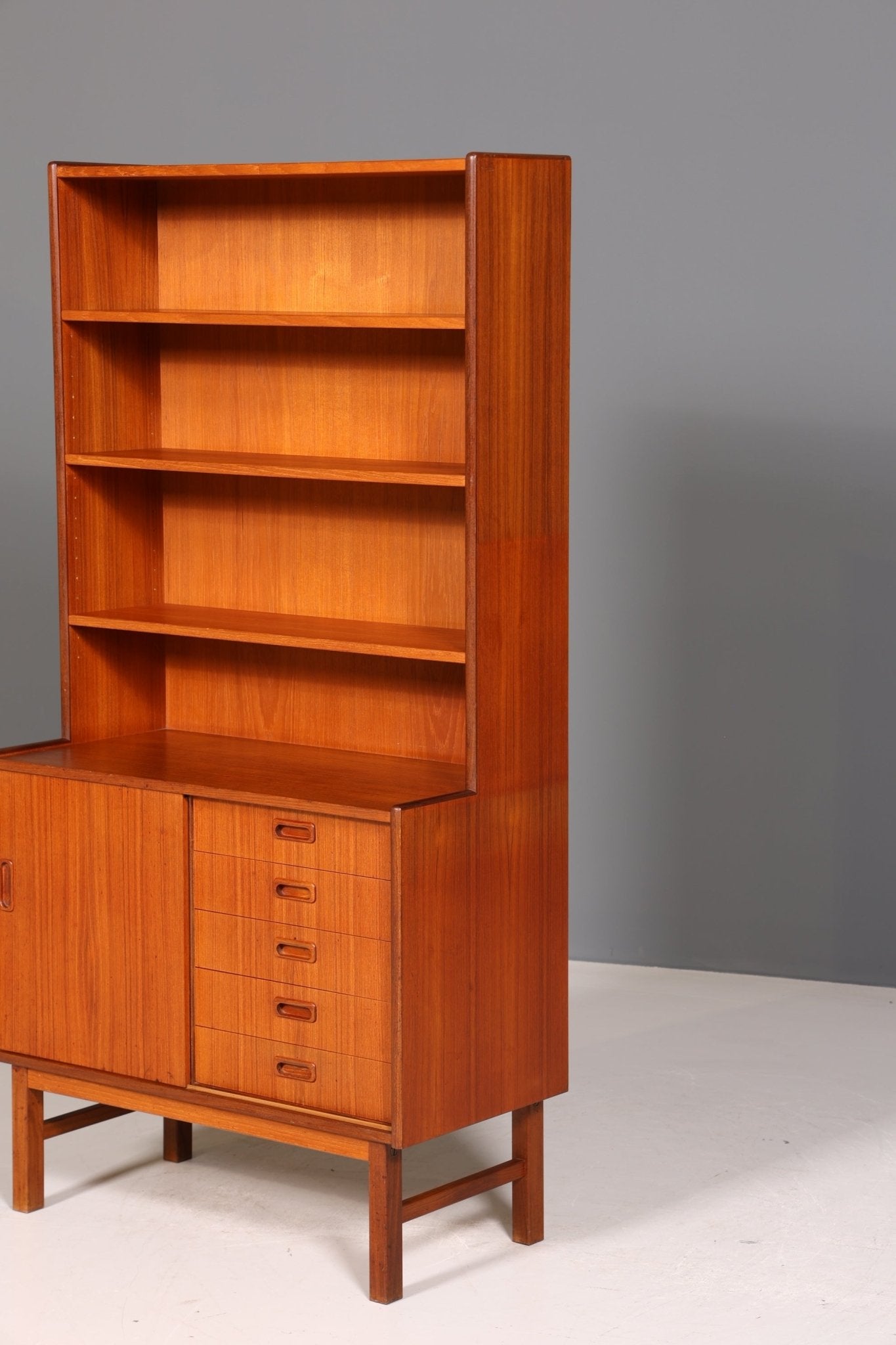 Traumhaftes Mid Century Regal Schiebetür Bücherregal Teak Holz Kommode 60er Jahre