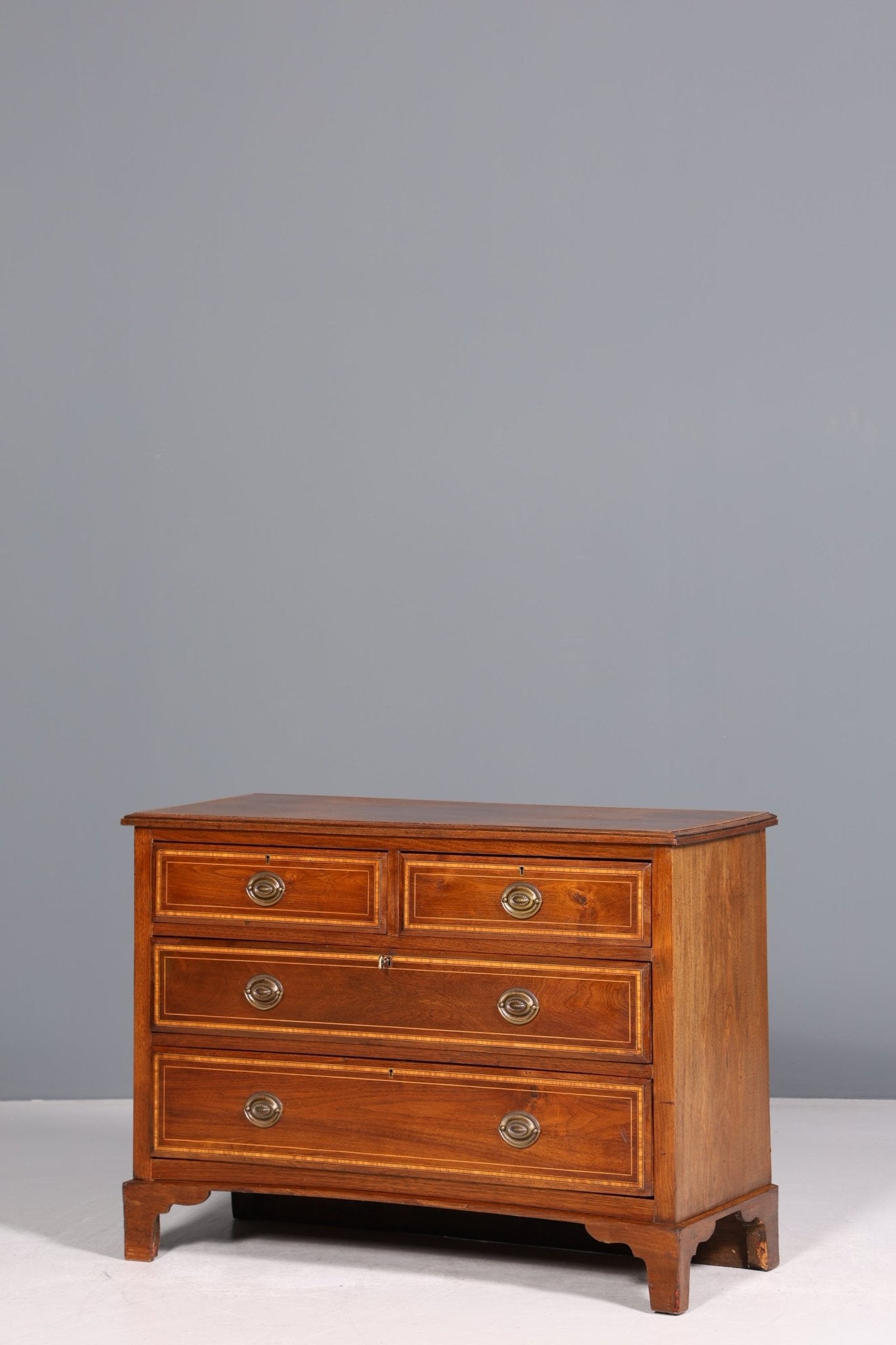 Beautiful English antique chest of drawers real wood sideboard chest of drawers