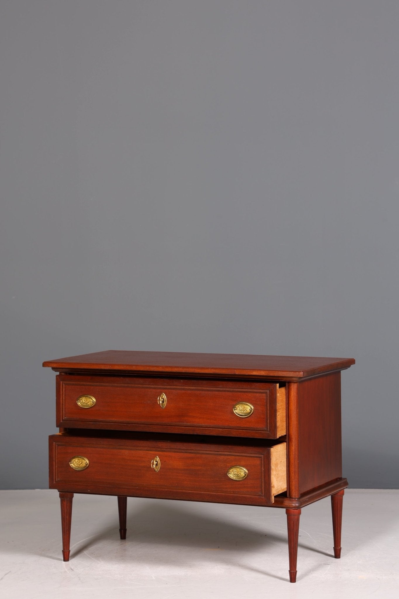 Beautiful English chest of drawers real wood Empire sideboard antique chest of drawers