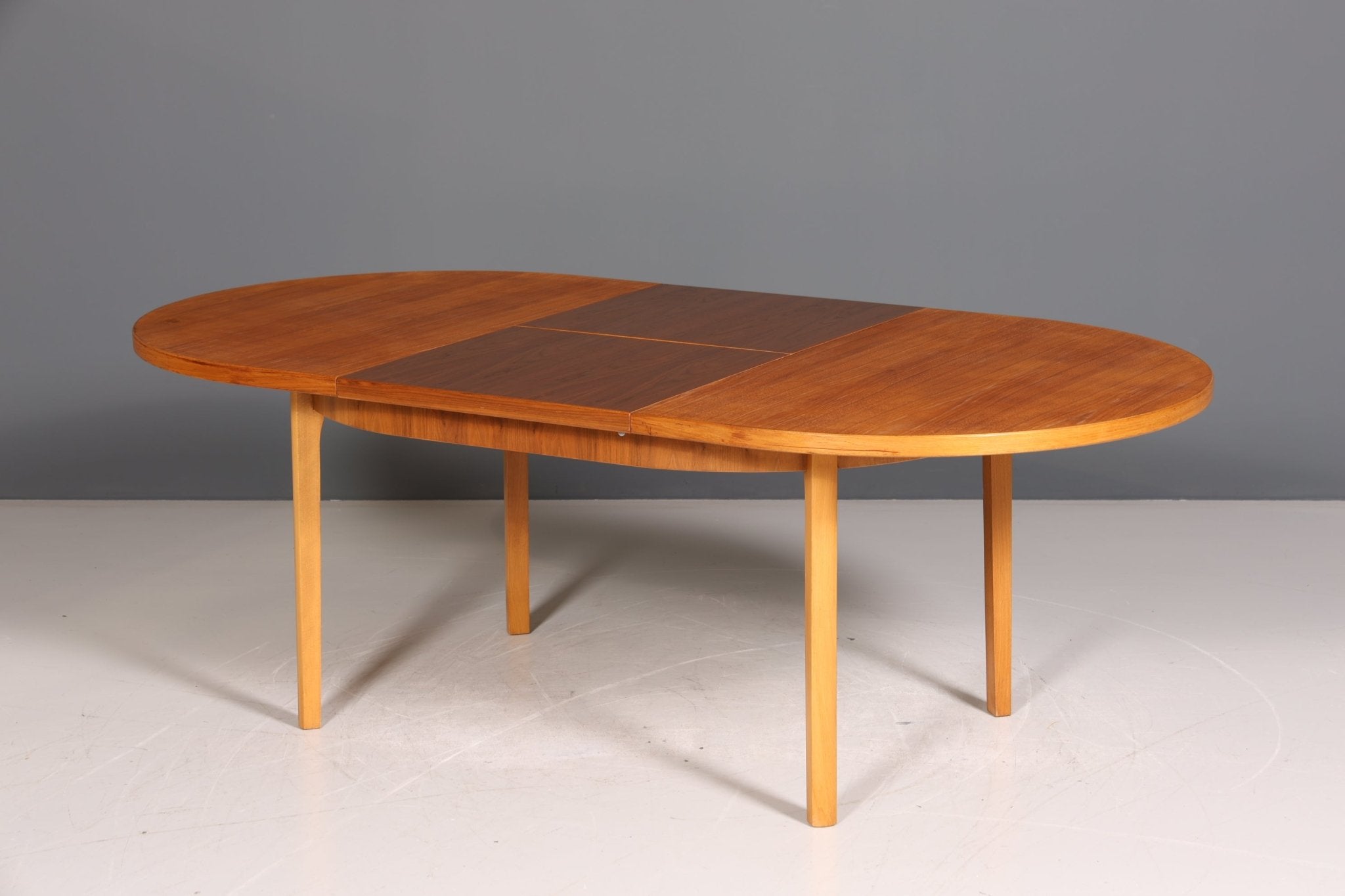 Beautiful Mid Century dining table real wood Danish design table extendable kitchen table 60s table