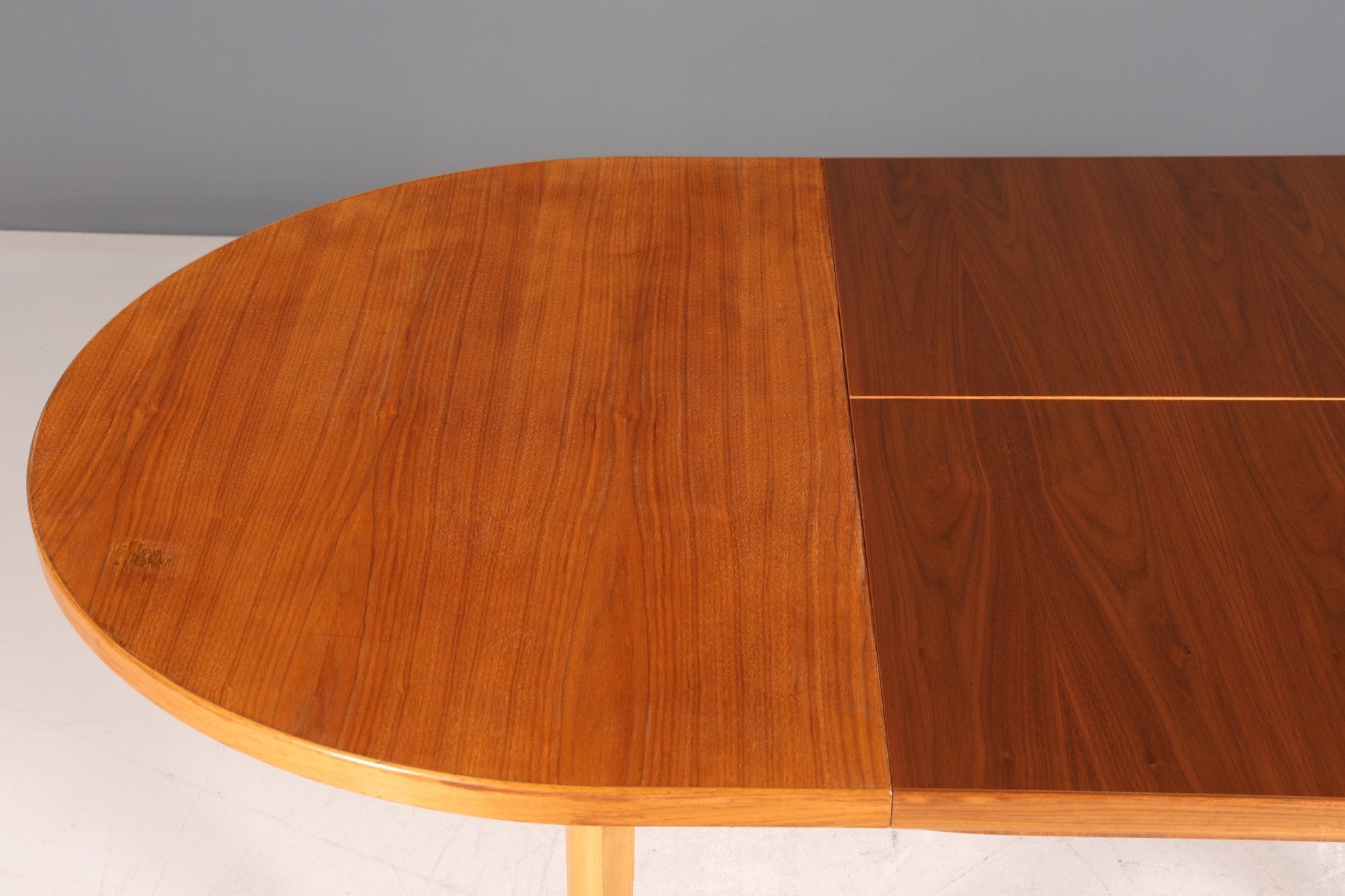 Beautiful Mid Century dining table real wood Danish design table extendable kitchen table 60s table