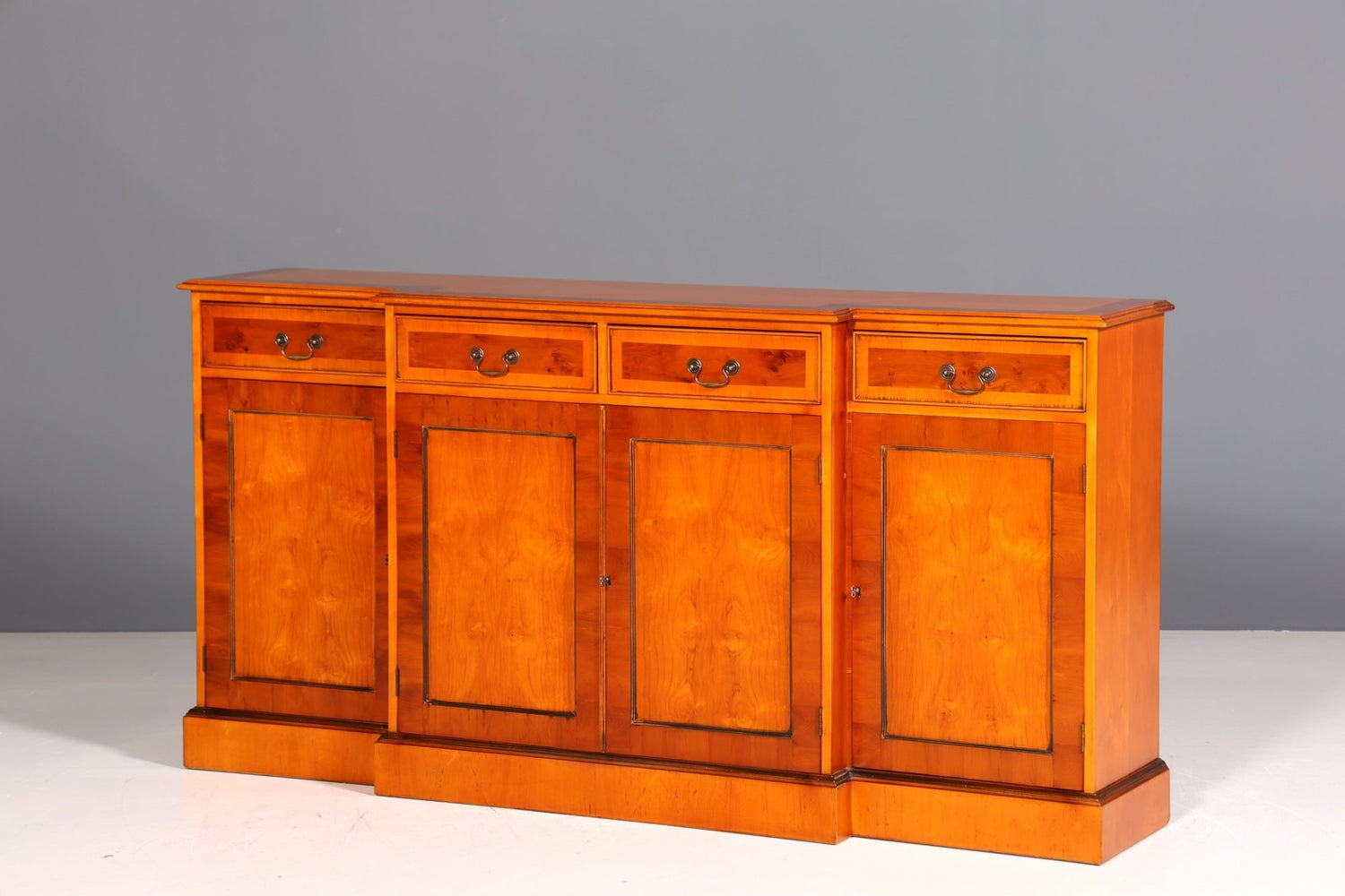 Beautiful English sideboard yew cabinet antique 60s buffet cabinet chest of drawers