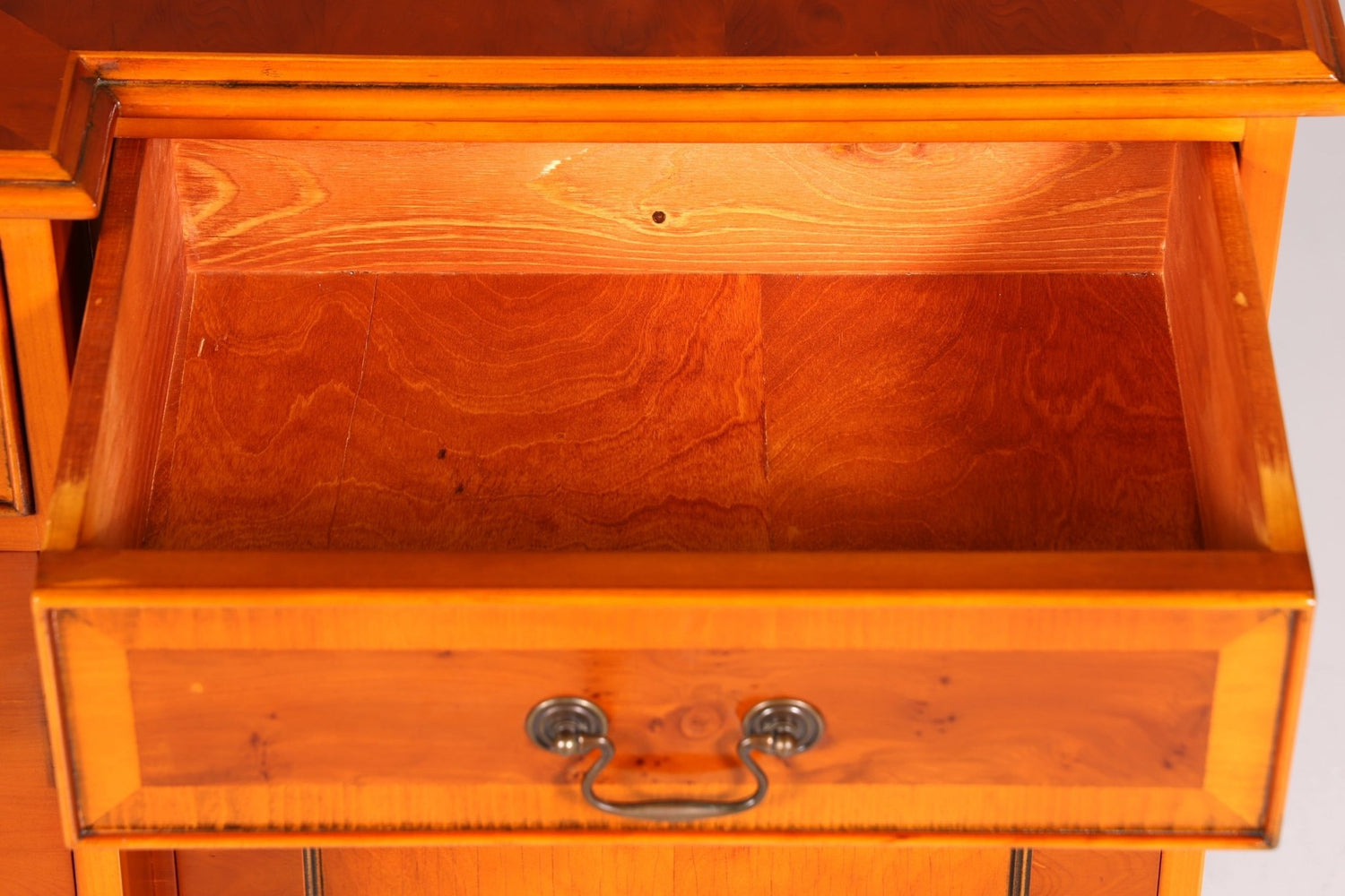 Beautiful English sideboard yew cabinet antique 60s buffet cabinet chest of drawers